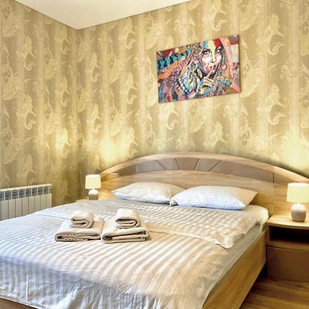 Apartpoltava Новий Будинок, В Самому Центрі 2-Окремі Кімнати, Панорамний Балкон Ngoại thất bức ảnh
