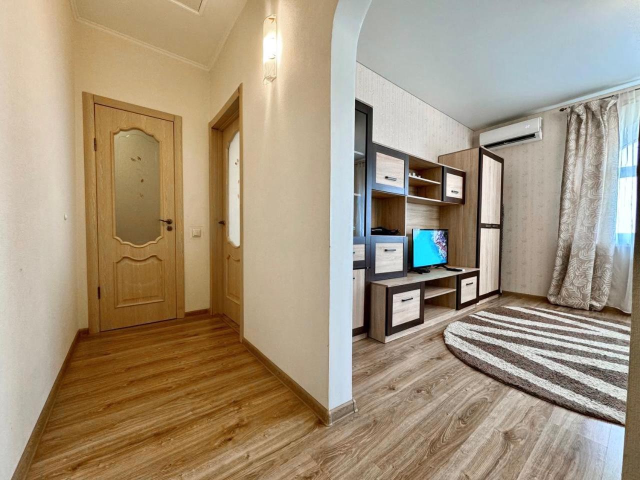 Apartpoltava Новий Будинок, В Самому Центрі 2-Окремі Кімнати, Панорамний Балкон Ngoại thất bức ảnh