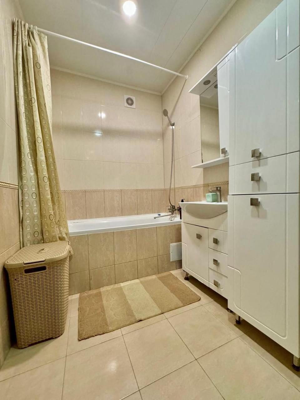 Apartpoltava Новий Будинок, В Самому Центрі 2-Окремі Кімнати, Панорамний Балкон Ngoại thất bức ảnh